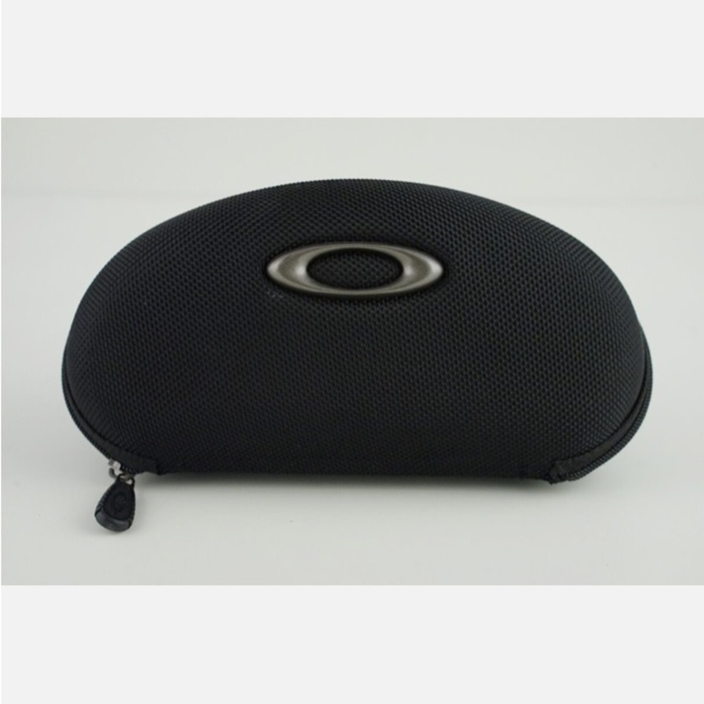 Oakley hard zip sunglass/eyeglass case. New